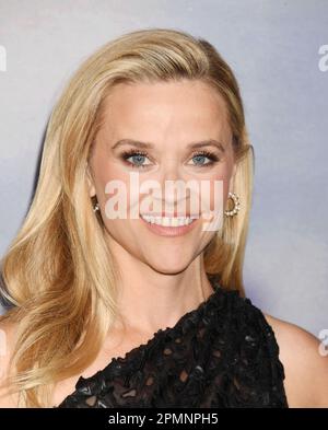 Los Angeles, Kalifornien, USA. 13. April 2023. Reese Witherspoon besucht die Apple TV-Premiere „The Last Thing He That Me“ im Regency Bruin Theatre am 13. April 2023 in Los Angeles, Kalifornien. Kredit: Jeffrey Mayer/Jtm Photos/Media Punch/Alamy Live News Stockfoto