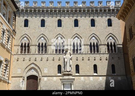 Palazzo Salimbeni ist ein historisches Gebäude in Siena, Sitz der Banca Monte dei Paschi di Siena. Palazzo Tantucci, Palazzo Spannocchi, Sallustio Bandin Stockfoto