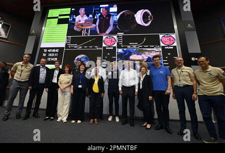 Cayenne, Frankreich. 14. April 2023. König Philippe - Filip von Belgien und Prinz Gabriel, die bei einem königlichen Besuch zur Eröffnung der ESA-Jupiter Icy Moons Explorer Mission „Juice“ vom Guayana Space Centre in Kourou, Französisch-Guayana, Frankreich, am Freitag, den 14. April 2023 fotografiert wurden. Der Start musste aufgrund schlechter Wetterbedingungen am Donnerstag um 24 Stunden auf Freitag verschoben werden. BELGA PHOTO POOL ERIC LALMAND Kredit: Belga News Agency/Alamy Live News Stockfoto