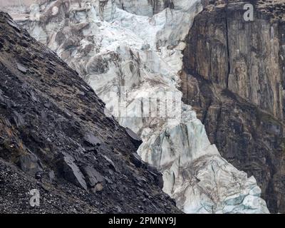 Aus nächster Nähe einen zerfallenden Gletscher; Spitzbergen, Svalbard, Norwegen Stockfoto