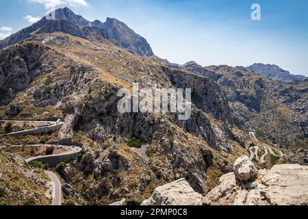 Majestic Puig Major: Eine kurvenreiche Straße nach Sa Calobra Stockfoto