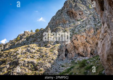 Majestätische Rocky Cliff im Sa Calobra Valley auf Mallorca Stockfoto