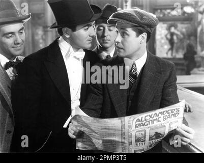 TYRONE POWER und DON AMECHE in ALEXANDERS RAGTIME BAND 1938 Regisseur HENRY KING Lieder Irving Berlin Kostüme Gwen Wakeling Twenty Century Fox Stockfoto