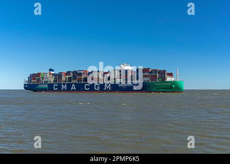 Containerschiff CMA CGM Trocadero, Nordsee, Cuxhaven, Niedersachsen, Deutschland Stockfoto