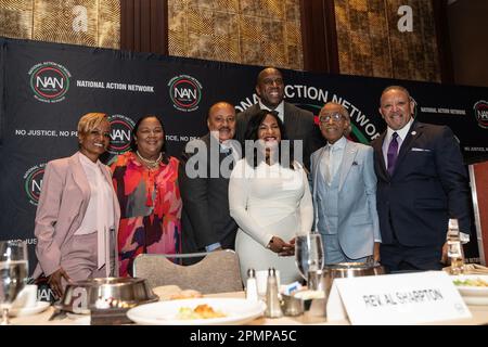 New York, Usa. 13. April 2023. (R-L) Marc H. Morial, Reverend Al Sharpton, Earvin Magic Johnson, Martin Luther King III. Nehmen am NAN 2023 Convention Day 2 am Sheraton Times Square Teil. Das National Action Network veranstaltet jährlich eine Konferenz, auf der gewählte Amtsträger, Bürgerrechtsführer und die Öffentlichkeit zu Gesprächen über Bürger- und Menschenrechte in den USA eingeladen werden. (Foto: Lev Radin/Pacific Press) Kredit: Pacific Press Media Production Corp./Alamy Live News Stockfoto