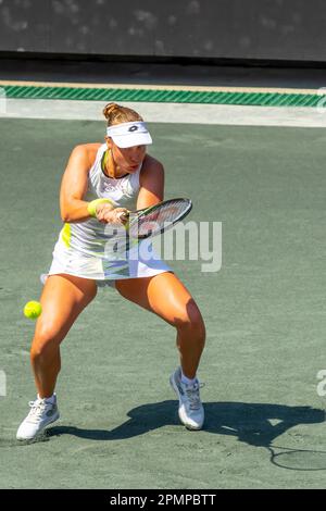 Charleston, SC, USA. 5. April 2023. JESSICA PEGULA spielt bei der WTA Series für die Credit One Charleston Open in Charleston, SC, USA gegen USA ANNA BLINKOVA (1). Jessica gewinnt 6:2, 6:0. (Kreditbild: © Walter G. Arce Sr./ZUMA Press Wire) NUR REDAKTIONELLE VERWENDUNG! Nicht für den kommerziellen GEBRAUCH! Stockfoto