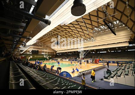 Berlin, Deutschland. 14. April 2023. Berlin, Deutschland. April 14. 2023: Ein allgemeiner Blick auf das Stadion vor dem Spiel DBBL Playoff Halbfinale - ALBA Berlin Frauen gegen Rutronik Stars Keltern - Sporthalle Charlottenburg. Berlin, Deutschland. (Ryan Sleiman /SPP) Guthaben: SPP Sport Press Photo. Alamy Live News Stockfoto