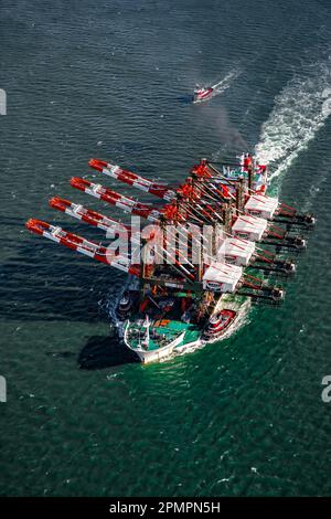 Nächste Generation; massive Post Panamax Krane kommen am Port Newark Container Terminal, NJ aus China! Stockfoto