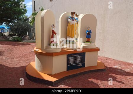 Schrein für unsere Lieben Frau von La Salette vor der katholischen Kirche, Philipsberg Stockfoto