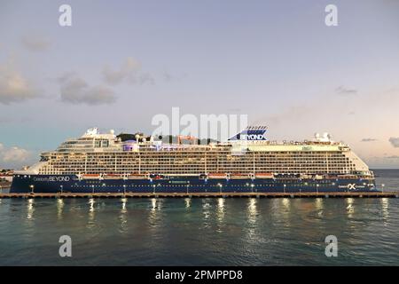 Promi-Kreuzfahrt Schiff jenseits von Philipsberg, St. Maarten Stockfoto