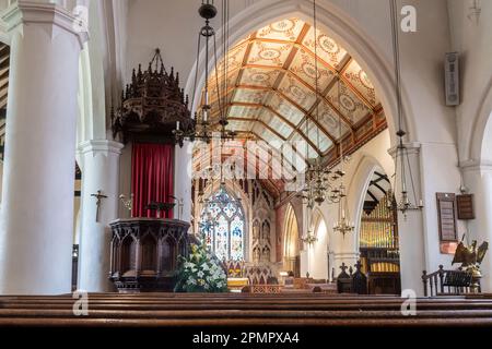 Das Innere der St. Andrew's Church, einer Pfarrkirche im Dorf Sonning-on-Thames, Berkshire, England, Großbritannien, ist ein denkmalgeschütztes Gebäude der Kategorie II Stockfoto