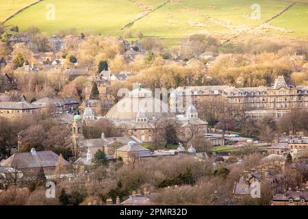 Blick von oben auf die Stadt Derbyshire Buxton im English Peak District Stockfoto