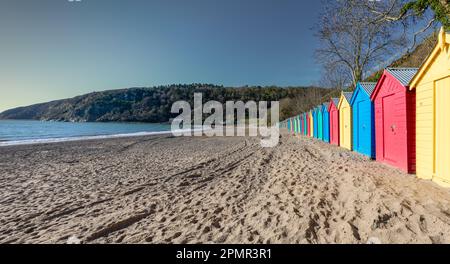 Strandhütten am Llanbedrog Beach, Llyn Peninusla, Wales Stockfoto