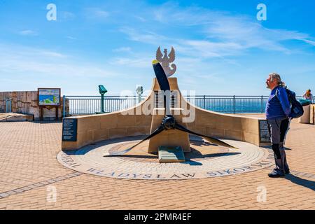 GIBRALTAR, Vereinigtes Königreich - MÄRZ 11 2023: Das Sikorski-Denkmal am Europa Point erinnert an den Absturz von Gibraltar B-24, bei dem General Sikorski starb. 1943 Stockfoto