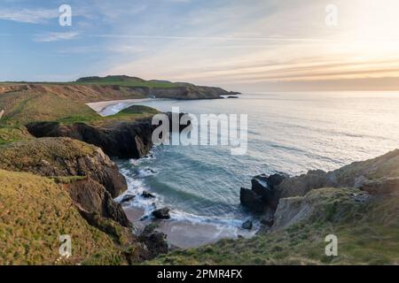 Porthor (Whistling Sands) Strand und Bucht, Llyn Peninusla, Wales Stockfoto