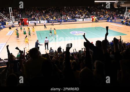 Berlin, Deutschland. 14. April 2023. Berlin, Deutschland. April 14. 2023: Ein allgemeiner Blick auf das Stadion während des Spiels DBBL Playoff Halbfinale - ALBA Berlin Frauen gegen Rutronik Stars Keltern - Sporthalle Charlottenburg. Berlin, Deutschland. (Ryan Sleiman /SPP) Guthaben: SPP Sport Press Photo. Alamy Live News Stockfoto