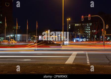 Dortmund, Deutschland - 05. Januar 2023: Schöne Aussicht auf Dortmund bei Nacht. Reisen Stockfoto