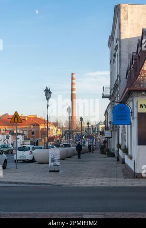 Czestochowa, Polen - 01. Januar 2023: Hoher industrieller Schornstein in Czestochowa, Industrie Stockfoto