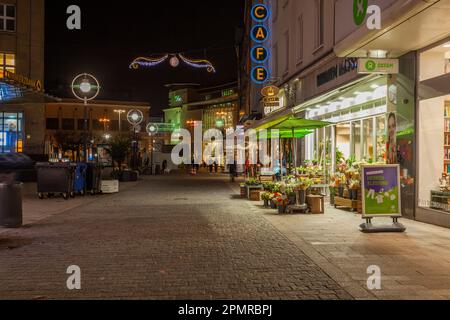 Dortmund, Deutschland - 05. Januar 2023: Schöne Aussicht auf Dortmund bei Nacht. Reisen Stockfoto