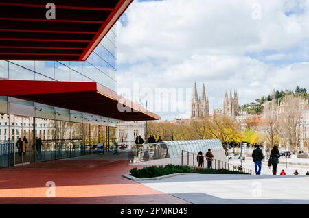 Museum der menschlichen Evolution - Museo de la Evolución Humana - MEH. Das Gebäude wurde vom spanischen Architekten Juan Navarro Baldeweg entworfen. Burgos, Castilla Stockfoto