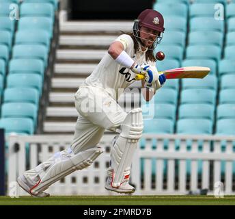 Oval, England. 14. April 2023. Bilder von links nach rechts, Rory Burns Captain vom Surrey County Cricket Club beim LV= County Championship Match zwischen Surrey CCC und Hampshire CCC. Kredit: Nigel Bramley/Alamy Live News Stockfoto