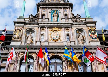 Das Rathaus von Antwerpen, Renaissance-Gebäude, steht auf der Westseite von Antwerpens Grote Markt, großer Marktplatz. Errichtet zwischen 1561 und 1565 Stockfoto