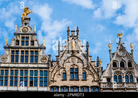 Detail. Guild Houses in Grote Markt ist eine Reihe von Guild Houses, die ursprünglich um 1580 erbaut wurde. Im Mittelalter handelte jeder Händler im Niedrigsten Stockfoto