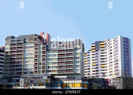 Das Ihme-Zentrum in Hannover ist ein heruntergekommenes Wohnhaus Stockfoto