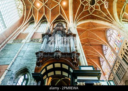 Die große Orgel, die 1935 von Klais erbaut wurde, ist die größte der Benelux-Staaten. St. Bavos Kathedrale, innen. Gent, Ostflandern, Flämische Region, Belgien, Eu Stockfoto