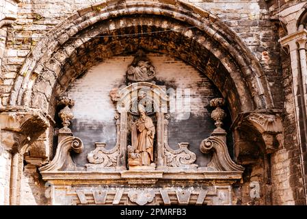 Detailportal. St. Die Nikolaikirche Sint-Niklaaskerk ist eines der ältesten und bekanntesten Wahrzeichen in Gent. Gent, Ostflandern, Flämische Region Stockfoto