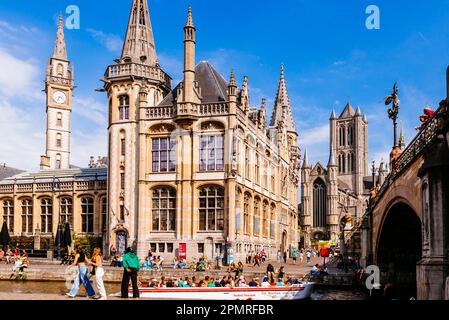 Ehemaliges Postamt und St. Michaels Brücke, Sint-Michielsbrug, eine Steinbogenbrücke. Gent, Ostflandern, Flämische Region, Belgien, Europa Stockfoto