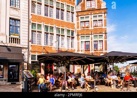 Lebhafte Terrassenbar in den Korenlei. Gent, Ostflandern, Flämische Region, Belgien, Europa Stockfoto