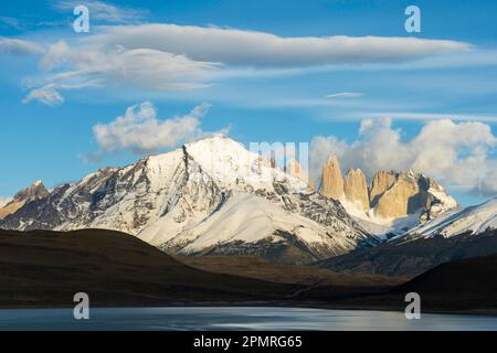 Cuernos del Paine und Amarga Lagune, Torres del Paine Nationalpark, chilenischen Patagonien, Chile Stockfoto