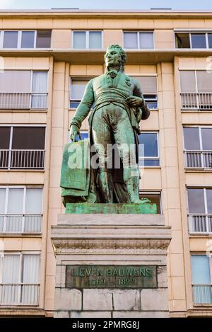 Lieven Bauwens Statue. Lieven Bauwens war ein belgischer Unternehmer und Industriespion, der nach Großbritannien geschickt wurde und ein sich drehendes Maultier mitbrachte. Lieven Stockfoto