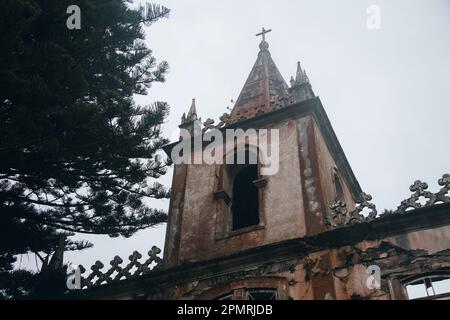 Verlassene Kirche (Igreja de São Mateus) in Faial, den Azoren Stockfoto