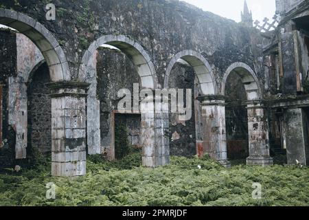 Verlassene Kirche (Igreja de São Mateus) in Faial, den Azoren Stockfoto