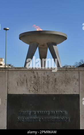 Ewige Flamme, Gedenkstätte für die Opfer des Fluges und der Flucht, Theodor-Heuss-Platz, Westend, Berlin, Deutschland Stockfoto