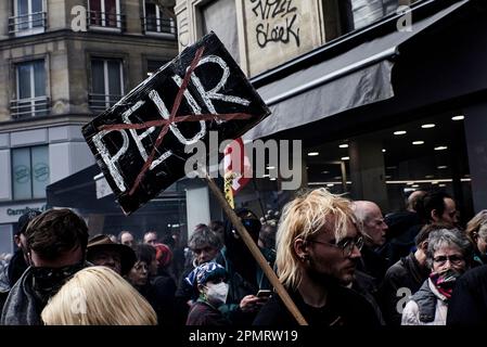 Antonin Burat / Le Pictorium - Protest gegen Rentengesetz in Paris - 13. April 2023 - 13. April 4/2023 - Frankreich / Paris / Paris - Protest in Paris anlässlich des zwölften landesweiten Tages der Klage gegen das Rentengesetz. Stockfoto