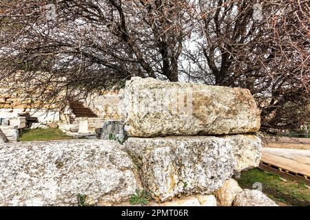 Ruinen in der archäologischen Stätte Eleusis in Attika Griechenland. Eleusina war vor allem bekannt für die Eleusinian Mysteries, die berühmtesten geheimen religiösen Geheimnisse Stockfoto