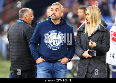 FC Schalke 04 Trainer Thomas Reis GER, FC Schalke 04 gegen Hertha BSC, Fussball, 1. Bundesliga, 28. SPIELTAG, SPIELZEIT 2022/2023, 14.04.2023 DFL-VORSCHRIFTEN VERBIETEN DIE VERWENDUNG VON FOTOS ALS BILDSEQUENZEN UND/ODER QUASI-VIDEO. Kredit: Ant Palmer/Alamy Live News Stockfoto