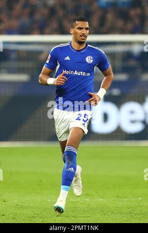 Moritz JENZ (FC Schalke 04) GER, FC Schalke 04 vs. Hertha BSC, Fussball, 1. Bundesliga, 28. SPIELTAG, SPIELZEIT 2022/2023, 14.04.2023 DFL-VORSCHRIFTEN VERBIETEN DIE VERWENDUNG VON FOTOS ALS BILDSEQUENZEN UND/ODER QUASI-VIDEO. Kredit: Ant Palmer/Alamy Live News Stockfoto