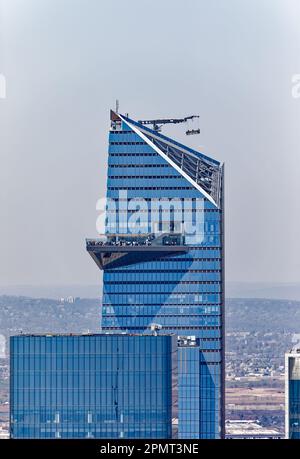 Blick von oben: Aussichtsplattform „The Edge“ an der Süd- und Ostfassade von 30 Hudson Yards auf der Westseite von Manhattan. Stockfoto