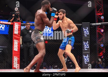 14. April 2023: (R-L) Welterweight Magomed Umalatov und Dilano Taylor in Aktion während der regulären Kampfnacht im PFL 3 im The Theater Inside the Virgin Hotel am 14. April 2023 in Las Vegas, NV. Christopher Trim/CSM. Stockfoto