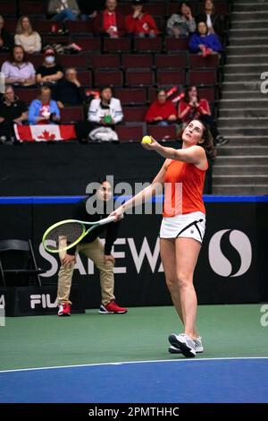 Vancouver, Kanada. 14. April 2023. Vancouver, British Columbia, Kanada, April 14. 2023: Rebecca Marino (Kanada) spielt während des 2023 zwischen Kanada und Belgien stattfindenden Spiels der Billie Jean King Cup Qualifiers im Pacific Coliseum in Vancouver, BC, Kanada (NUR REDAKTIONELLE VERWENDUNG). (Amy Elle/SPP) Guthaben: SPP Sport Press Photo. Alamy Live News Stockfoto