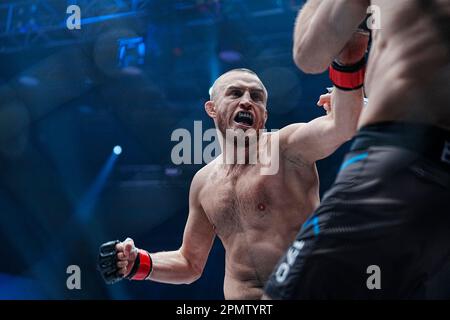 14. April 2023, Las Vegas, NV, LAS VEGAS, NEVADA, Vereinigte Staaten: LAS VEGAS, NEVADA -14. April: (L-R) Magomed Magomedkerimov und Ben Egli kämpfen am 14. April 2023 in Las Vegas, NV in einem Welterweight-Kampf während PFL 3 - Lightweight & Welterweight im Virgin Hotel & Casino (Bild: © Louis Grasse/PX Imagens via ZUMA Press Wire) NUR REDAKTIONELLE VERWENDUNG! Nicht für den kommerziellen GEBRAUCH! Stockfoto