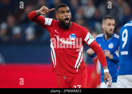 Gelsenkirchen, Deutschland, 1. Fussball Bundesliga 28. Spieltag FC Schalke 04 vs.Hertha BSC Berlin 5:2 am 14. 04. 2023 in der Veltins Arena auf Schalke in Gelsenkirchen Kevin-Prince BOATENG (HBSC) Foto: Norbert Schmidt, Düsseldorf Stockfoto