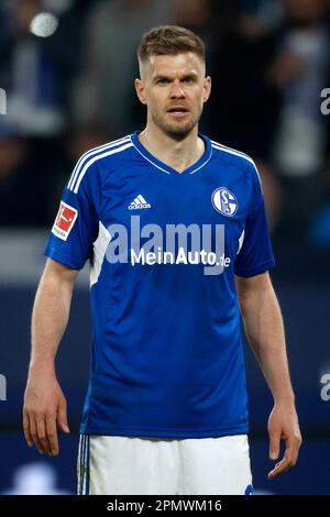 Gelsenkirchen, Deutschland, 1. Fussball Bundesliga 28. Spieltag FC Schalke 04 vs.Hertha BSC Berlin 5:2 am 14. 04. 2023 in der Veltins Arena auf Schalke in Gelsenkirchen Simon TERODDE (S04) Foto: Norbert Schmidt, Düsseldorf Stockfoto