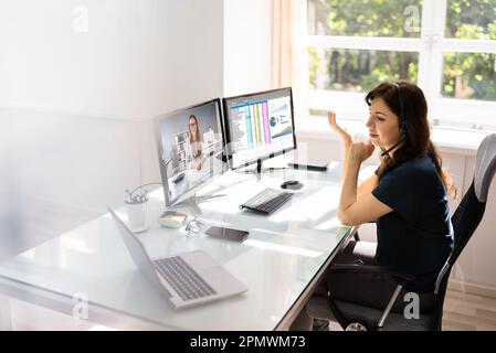 Online-Videokonferenz-Schulungsgespräch. Arbeiten Von Zu Hause Aus Stockfoto