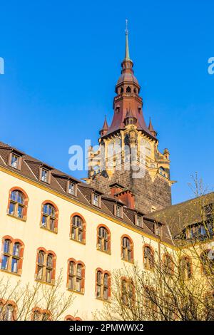 Turm des historischen Rathausgebäudes in Wuppertal Stockfoto