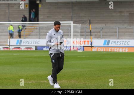 Burton Upon Trent, Großbritannien. 15. April 2023. Akin Famewo #15 von Sheffield Wednesday kommt vor dem Sky Bet League 1 Spiel Burton Albion vs Sheffield Wednesday im Pirelli Stadium, Burton Upon Trent, Großbritannien, 15. April 2023 (Foto von Gareth Evans/News Images) in Burton Upon Trent, Großbritannien, am 4./15. April 2023. (Foto: Gareth Evans/News Images/Sipa USA) Guthaben: SIPA USA/Alamy Live News Stockfoto